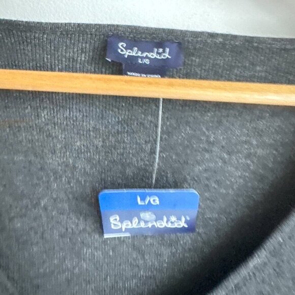 Splendid  V Neck Grey Knit Top L - Picture 3 of 5
